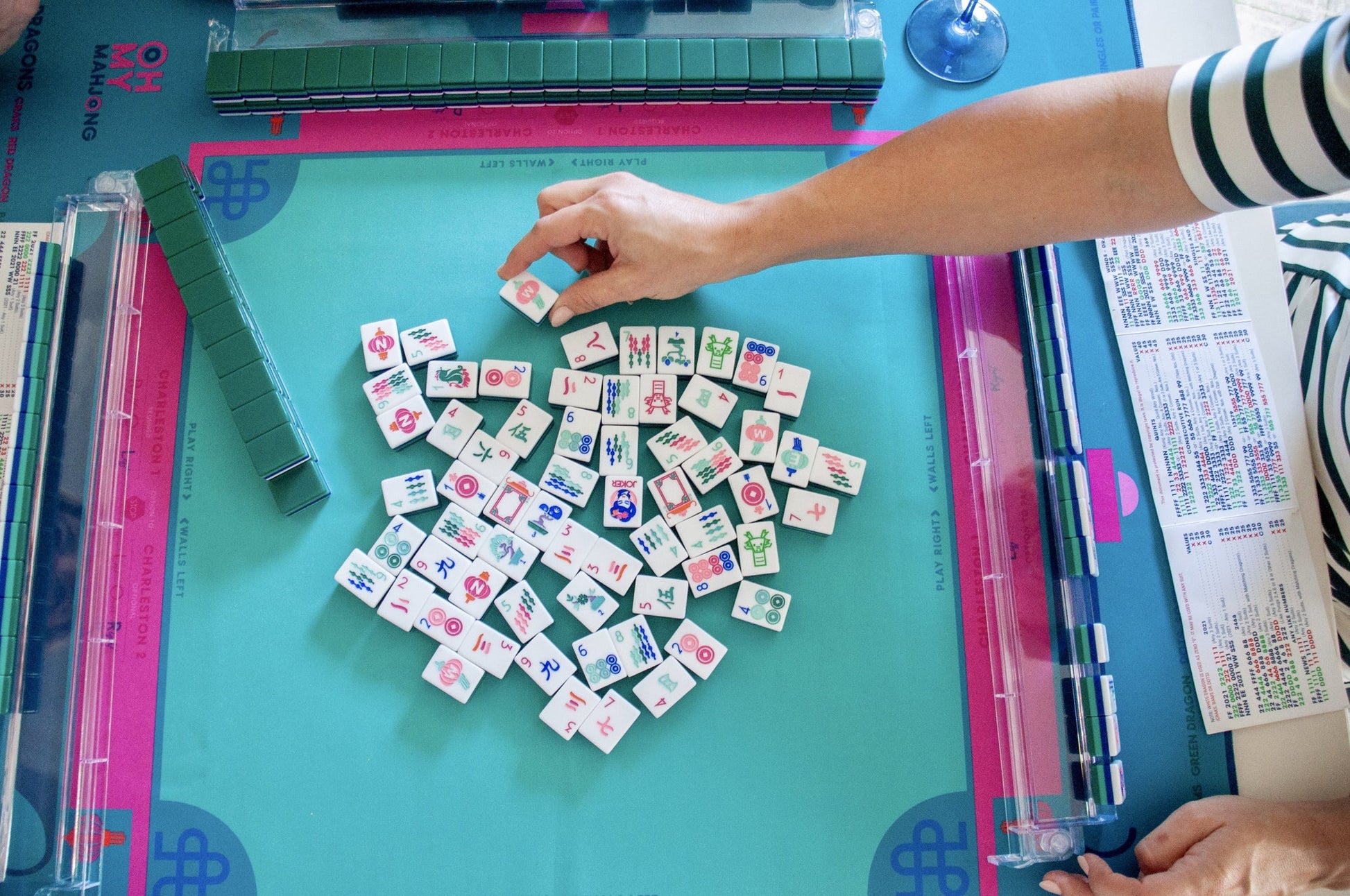 Oh My Mahjong shangri la  tile set face design side layers player face design collection poolside on mat with shufflers player