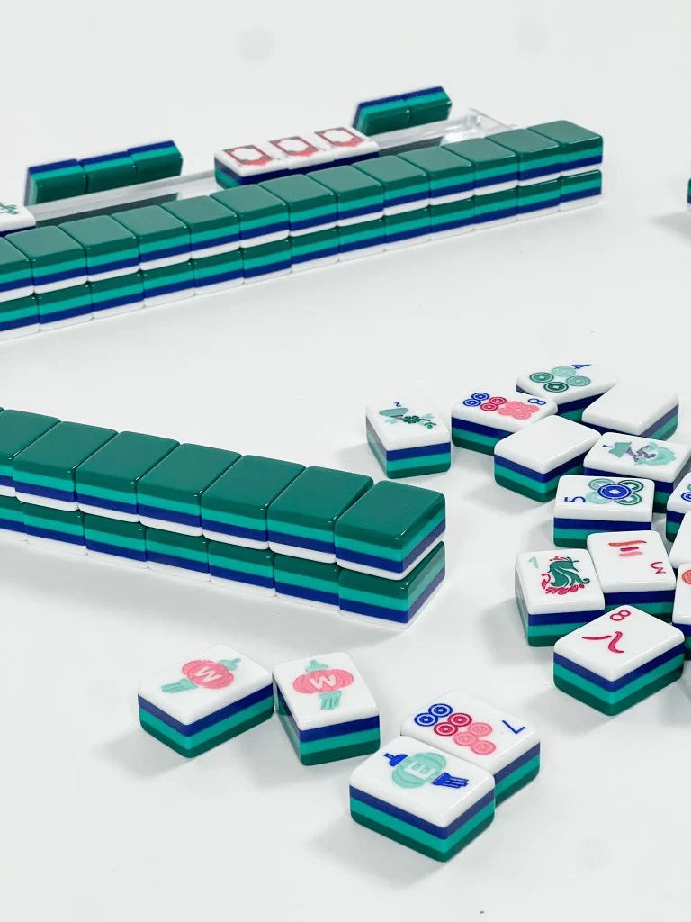 Oh My Mahjong shangri la  tile set face design side layers player face design collection poolside on mat with shufflers side layer